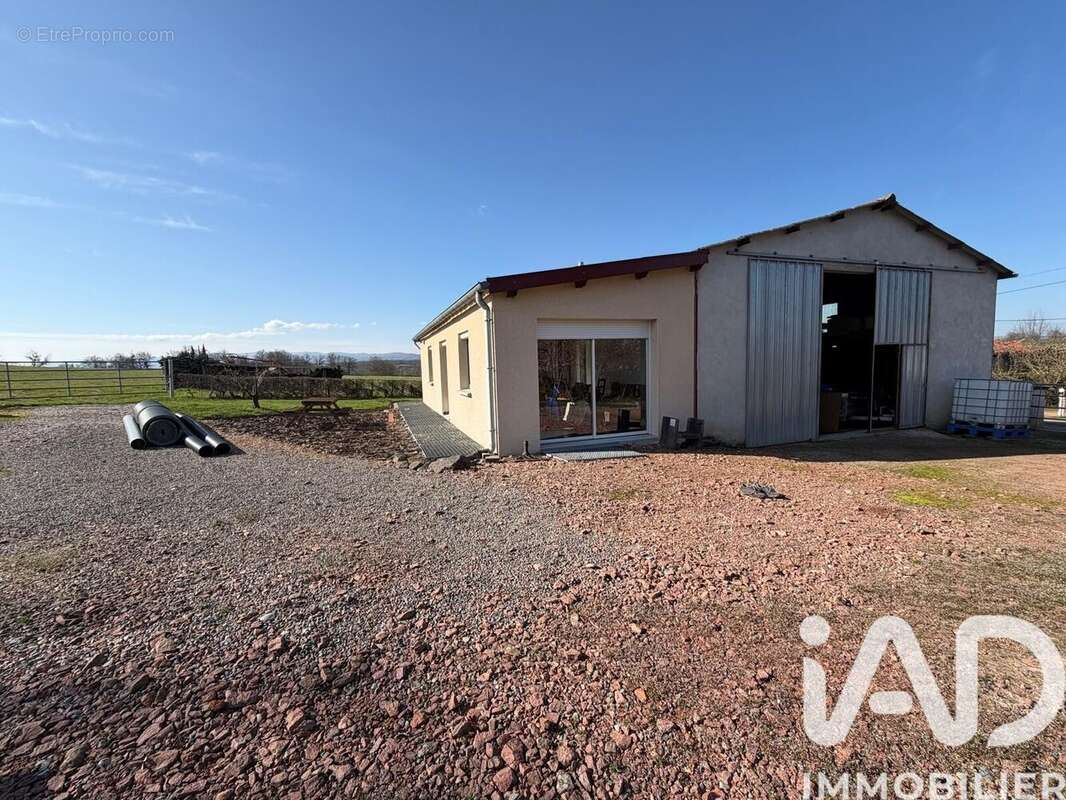 Photo 5 - Terrain à URBISE