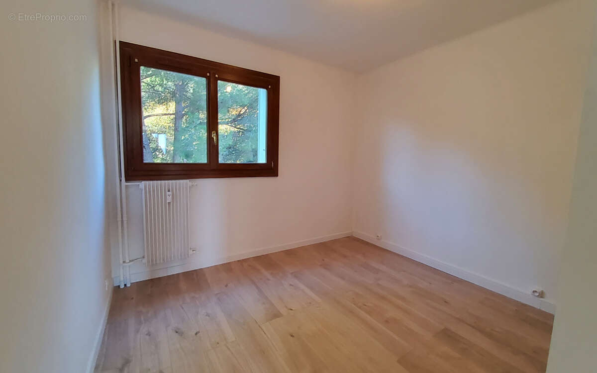 Appartement à CUERS