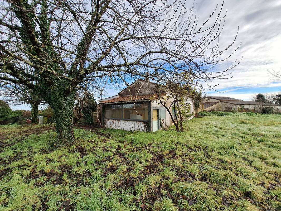 Maison à LA COURONNE