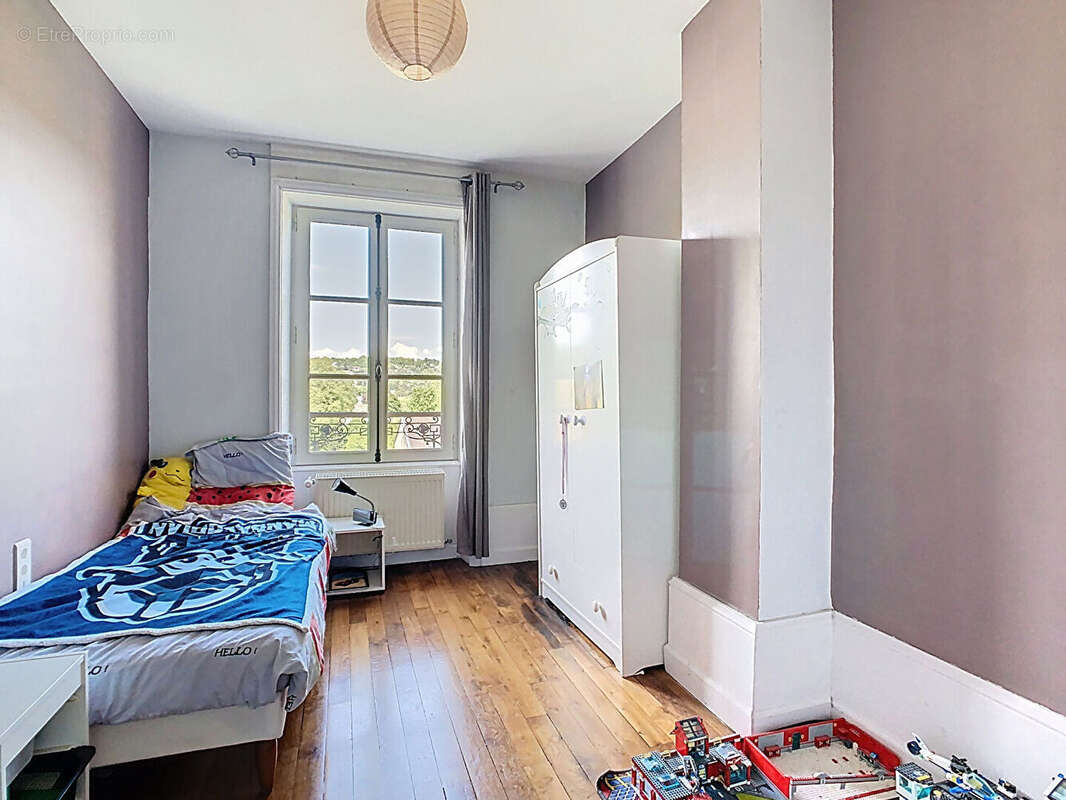 Maison à NEUFCHATEAU