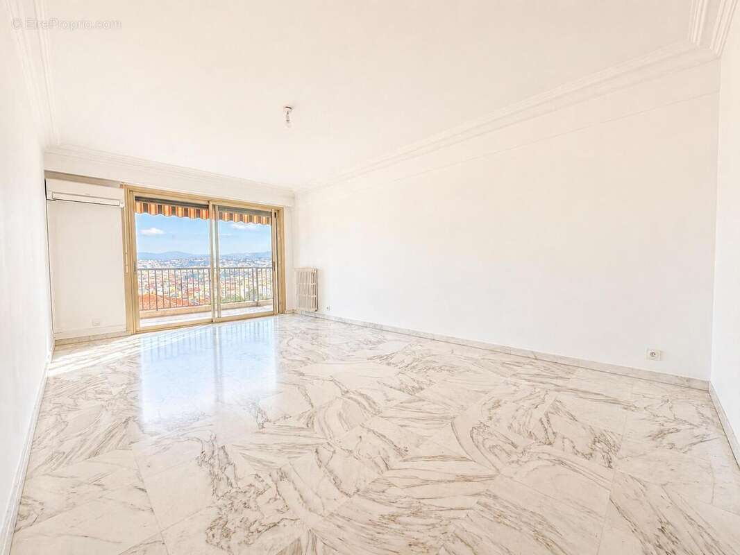   - Appartement à NICE