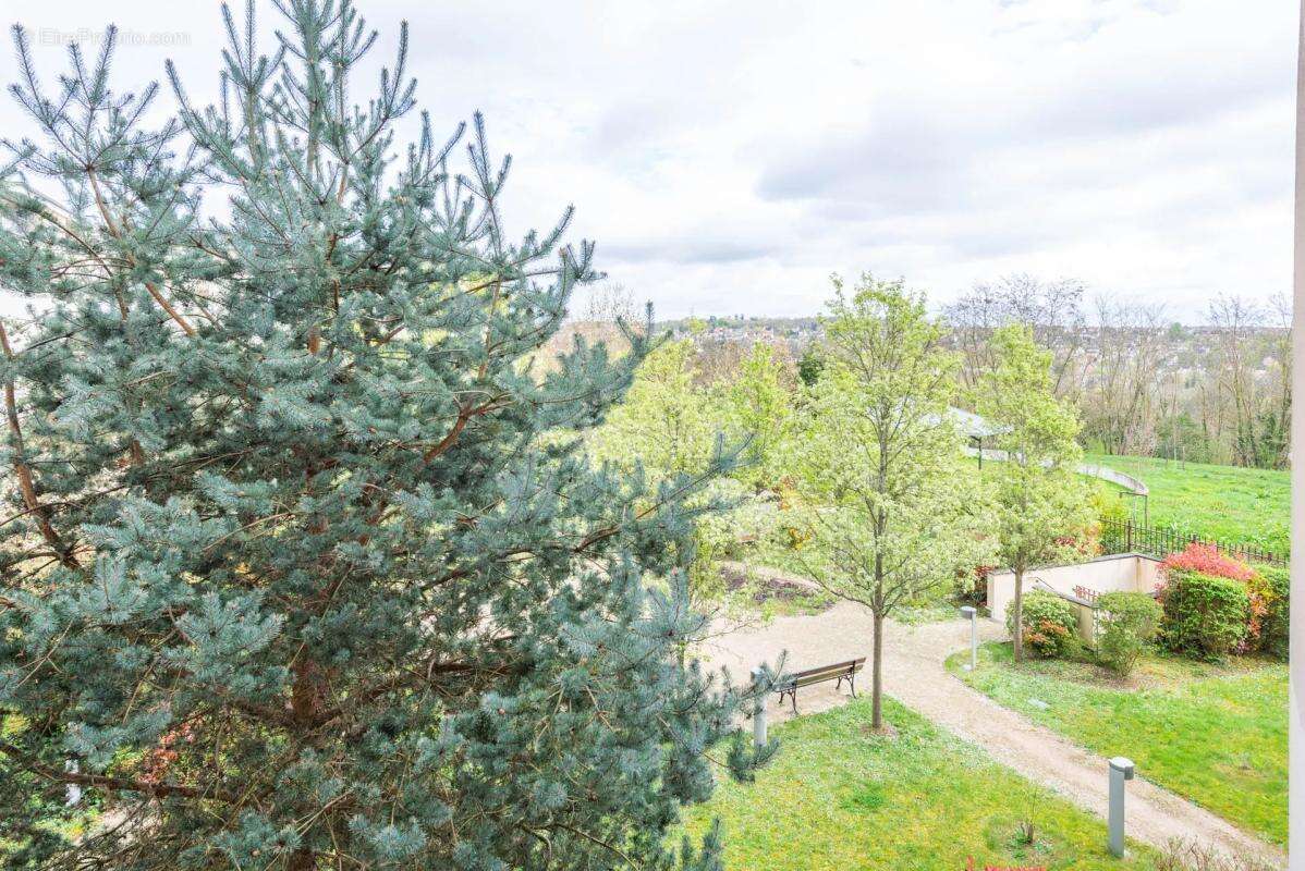 Appartement à CORBEIL-ESSONNES