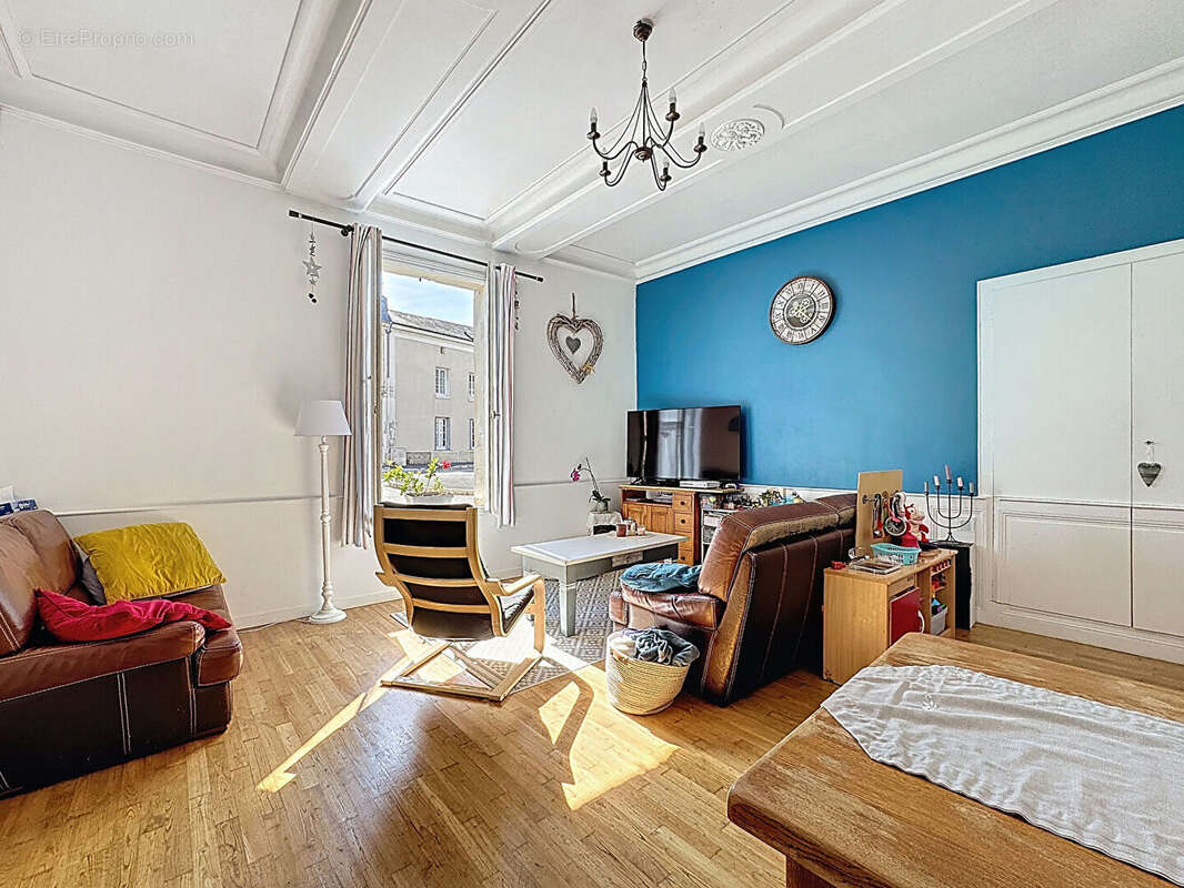 Maison à DOUE-LA-FONTAINE