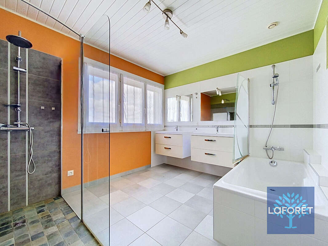 Maison de ville 107 m² à Chantonnay - photo 10