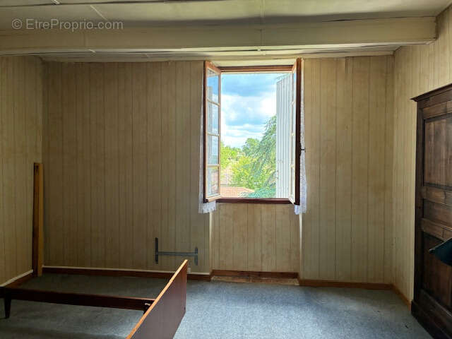 Maison à CASTELNAU-MONTRATIER