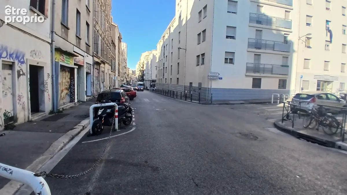 Commerce 63 m² à vendre à Marseille-3e (13003) - photo 2