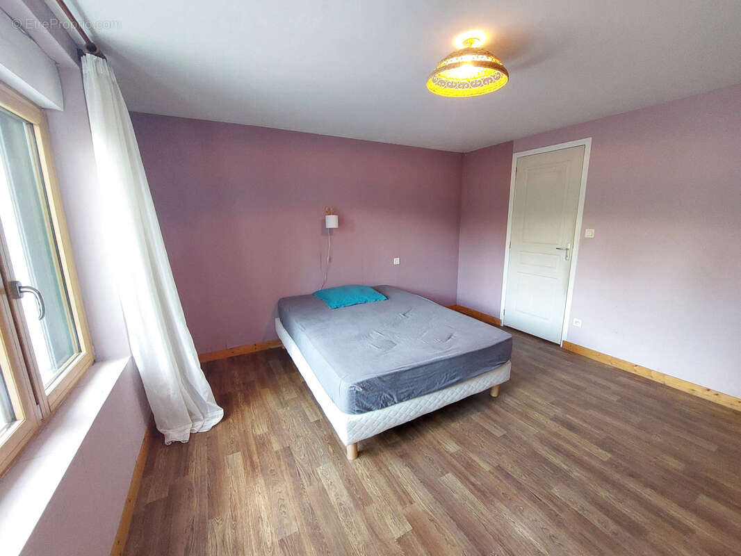 Maison à ARGENTRE-DU-PLESSIS