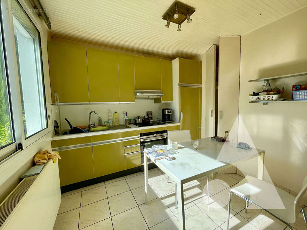 Maison à PONT-SAINTE-MARIE