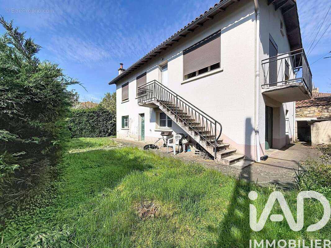 Maison 122 m² à Millau  - photo 2