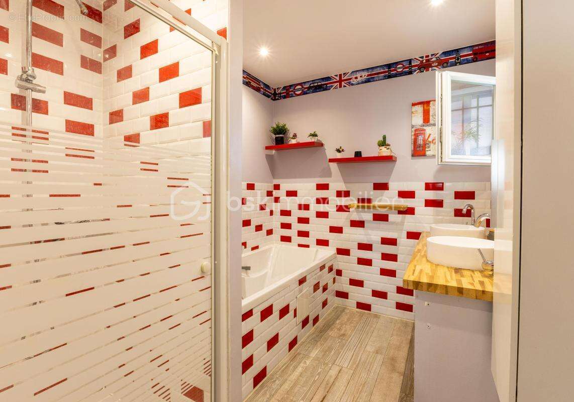 Vivez la modernité et le confort dans une maison contemporaine avec piscine ! - photo 21