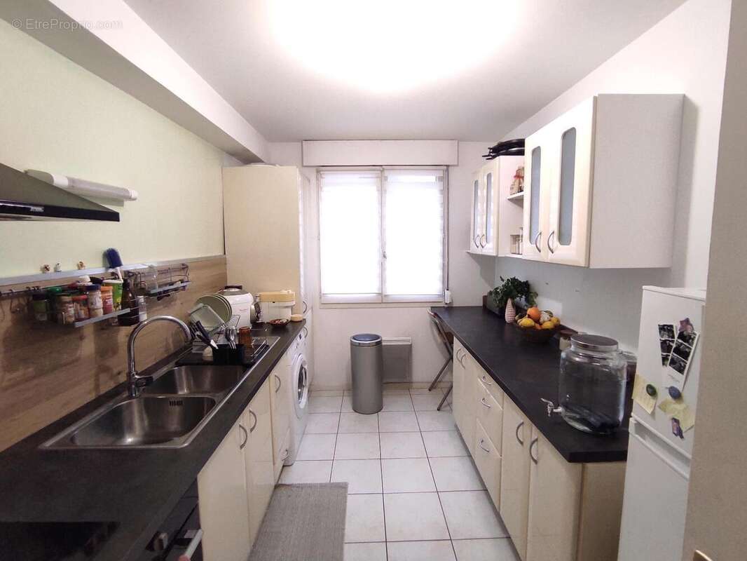   - Appartement à VILLEURBANNE
