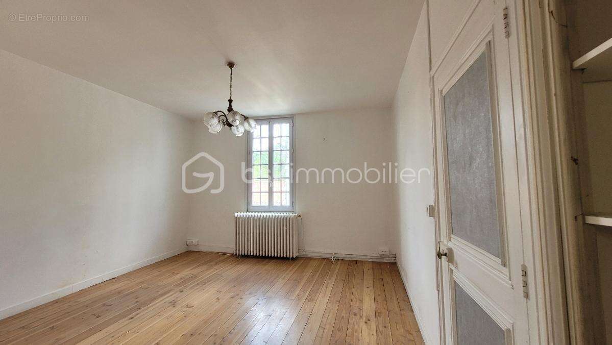 Maison de ville avec fort potentiel – Le Gond-Pontouvre - photo 6