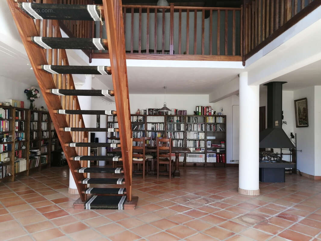 Maison à FRAUSSEILLES