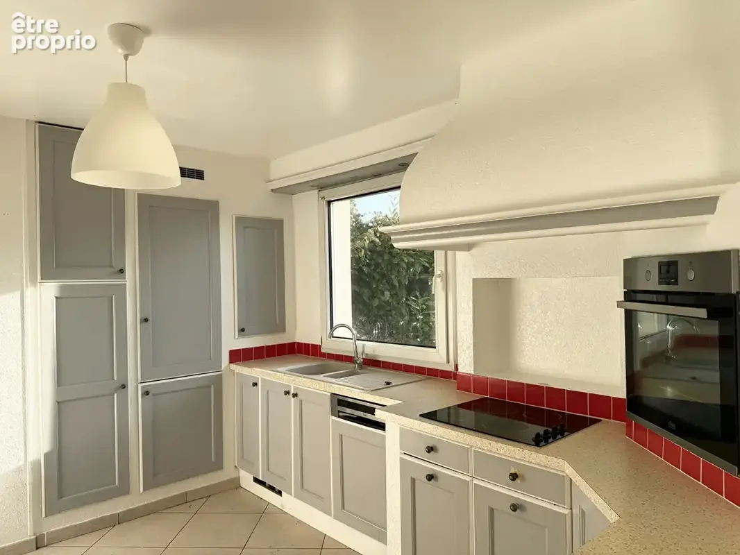 Appartement 82 m² à Annemasse  - photo 2