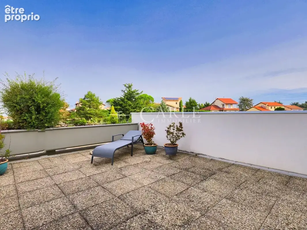 Appartement T3 avec terrasse et vue dégagée - photo 2