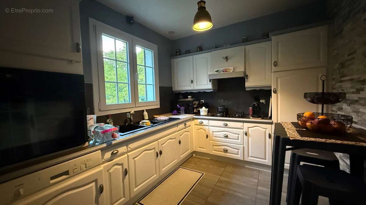 Maison à BREUX-JOUY