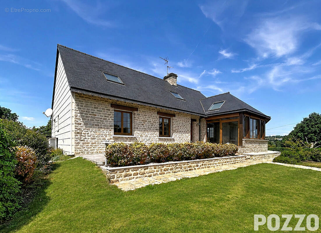 Maison à LA LANDE-D'AIROU