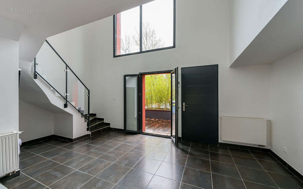 Appartement à CHARBONNIERES-LES-BAINS