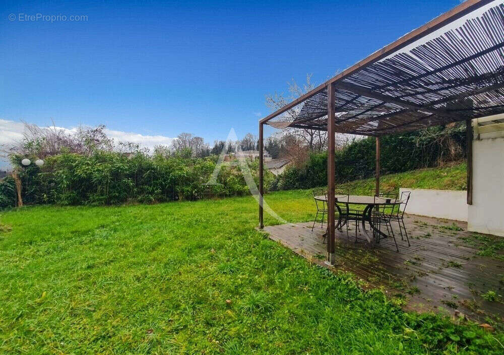 Maison à HARDRICOURT