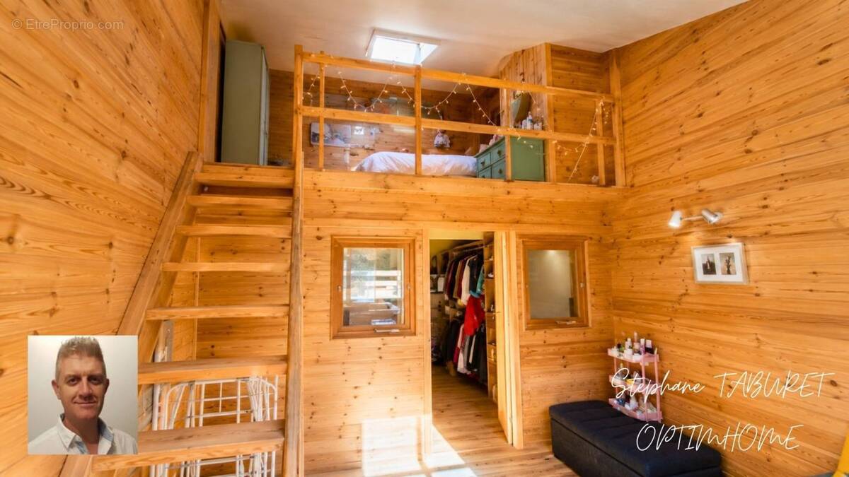 Maison à OPOUL-PERILLOS