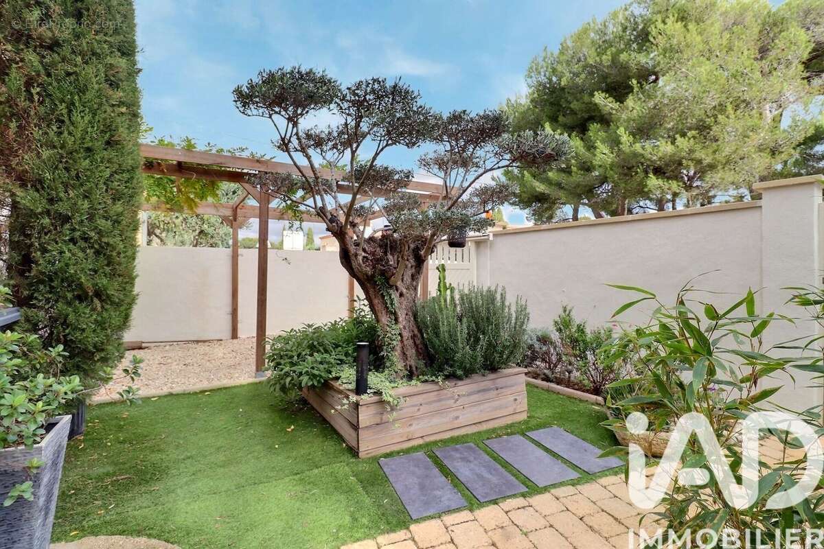 Photo 4 - Maison à SAINT-MITRE-LES-REMPARTS