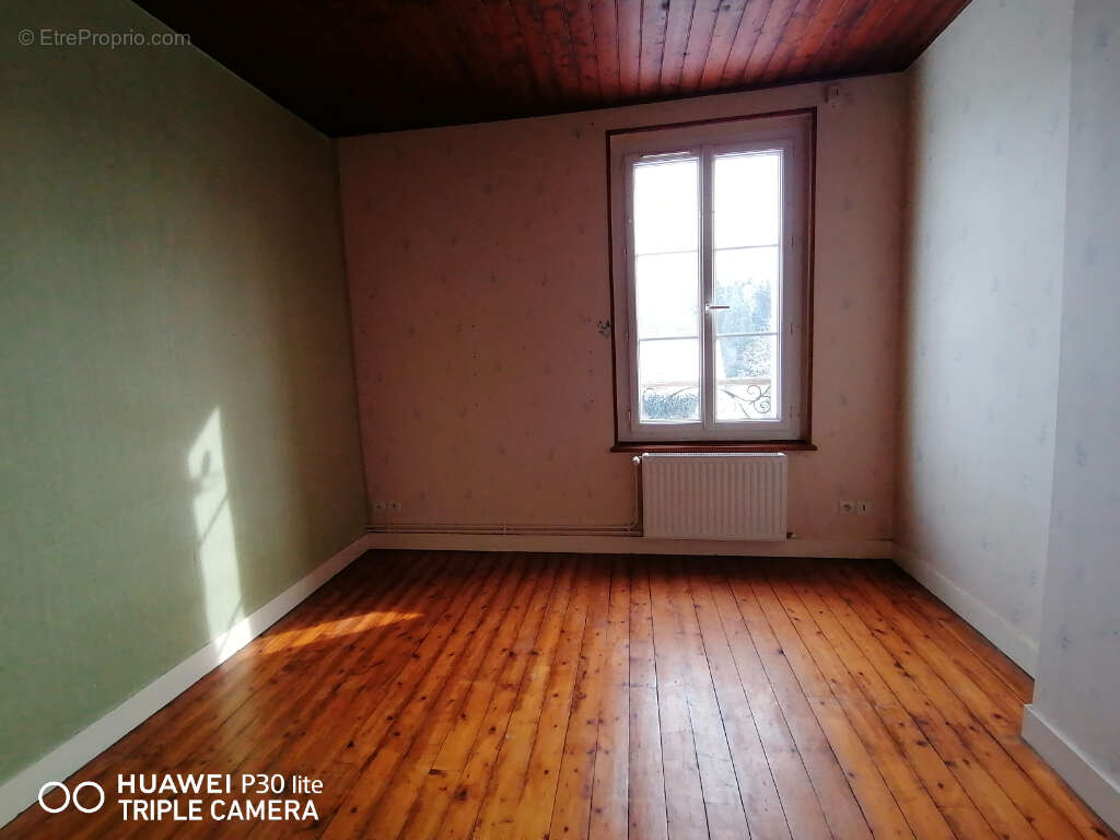 Maison à LA BAZOCHE-GOUET