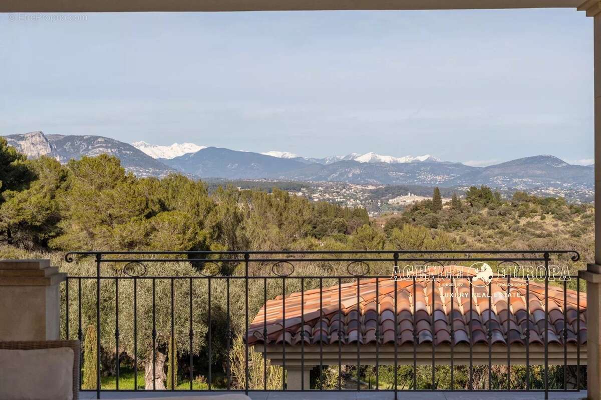 Maison à ROQUEFORT-LES-PINS