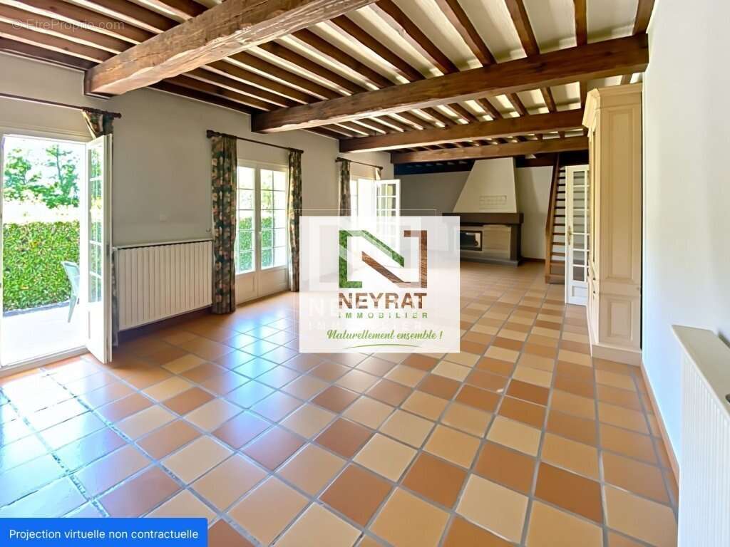 Maison à CHAMPFORGEUIL