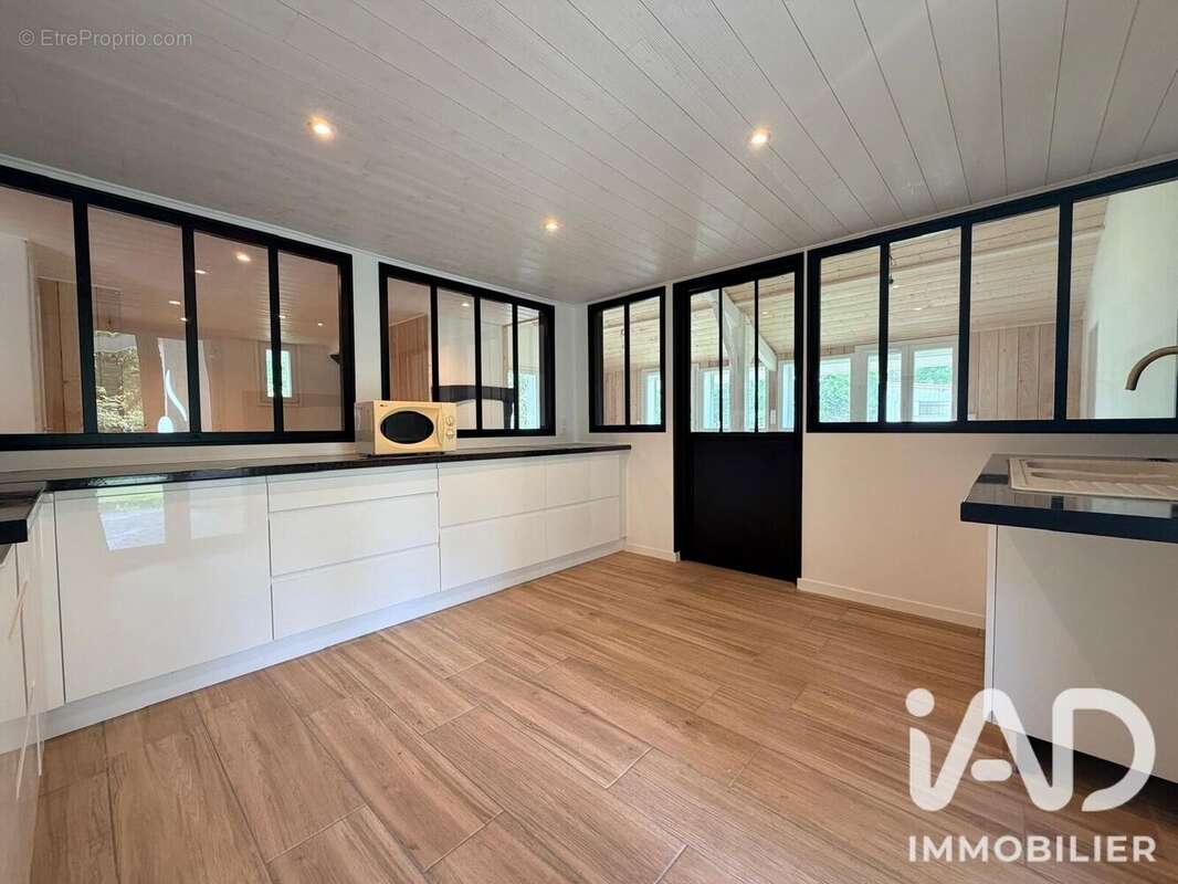Maison 130 m² à Saumos  - photo 3