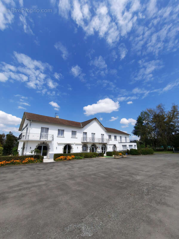 Commerce à LAMARQUE-PONTACQ