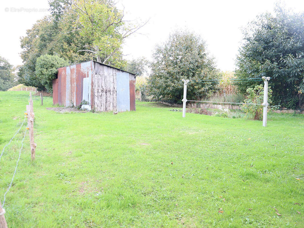 Maison à SAINT-GEORGES-DE-ROUELLEY