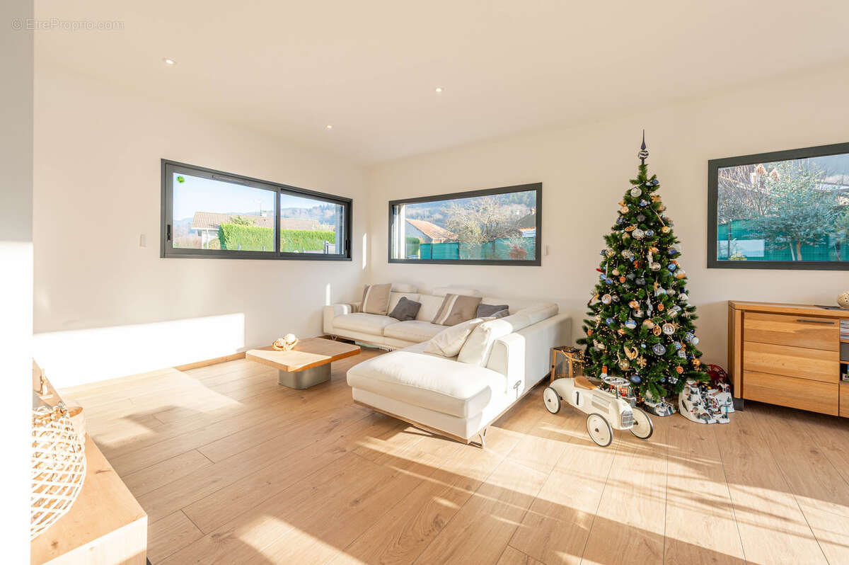 Maison à BRENTHONNE