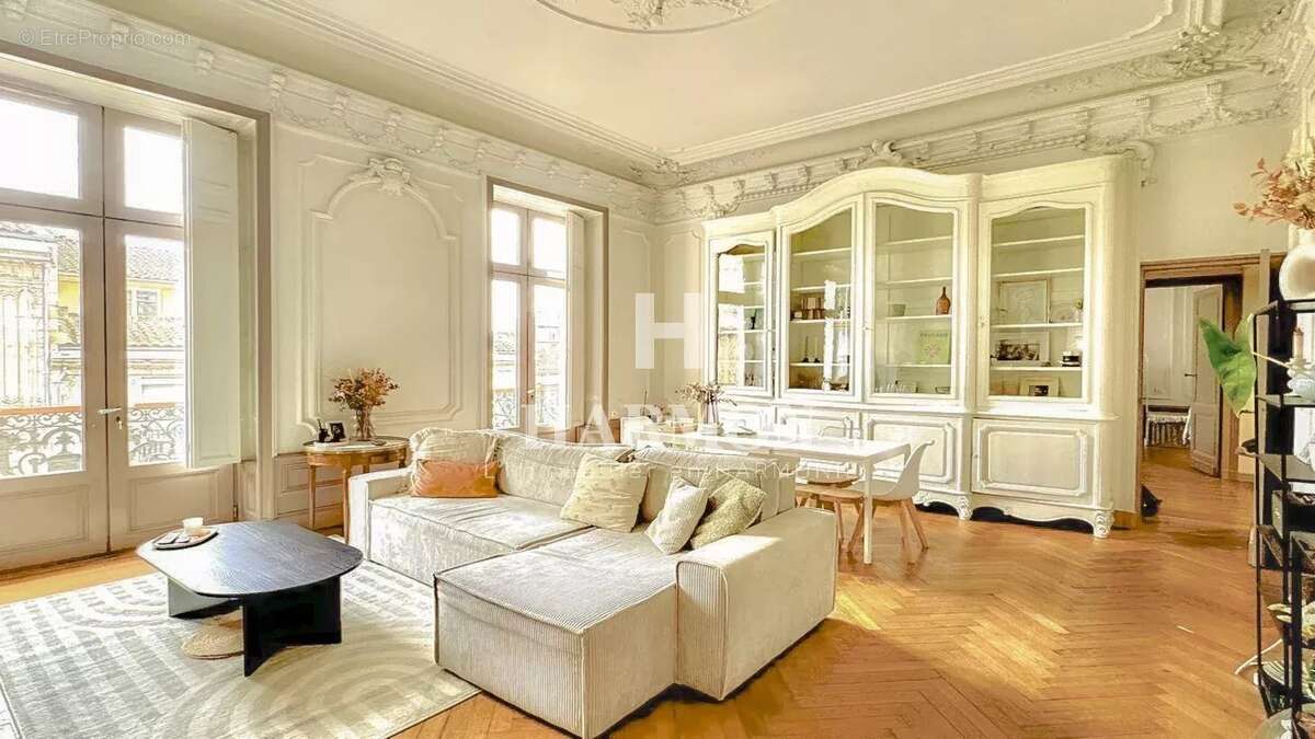 Appartement à BORDEAUX