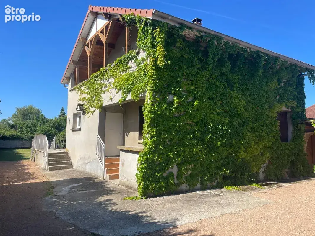 Maison 120 m² - 5 chambres - 837 m² de terrain - environnement calme - photo 1