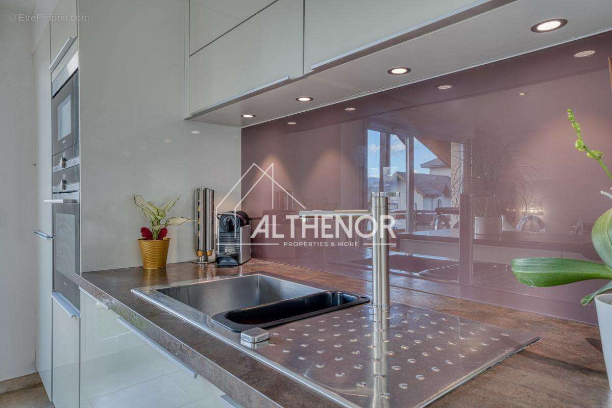 Appartement à POISY