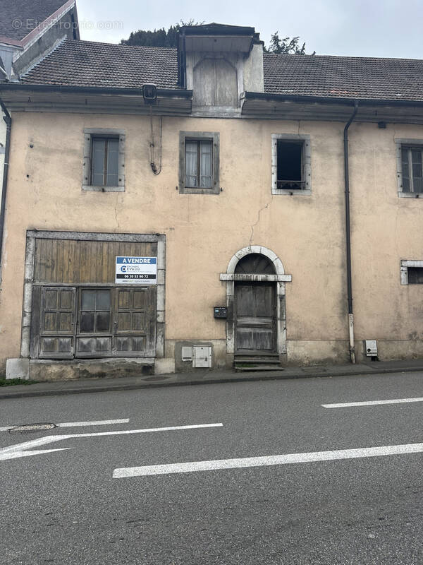 Maison à LA ROCHE-SUR-FORON