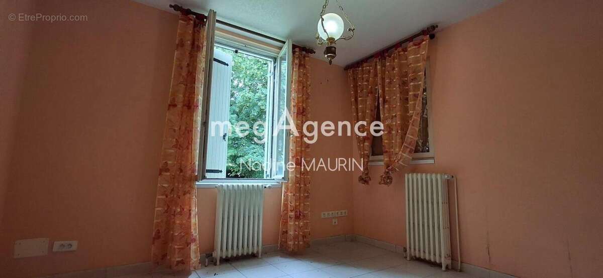 À rénover  Maison de 105 m² sur terrain de 3 180 m²  Villavard - photo 7