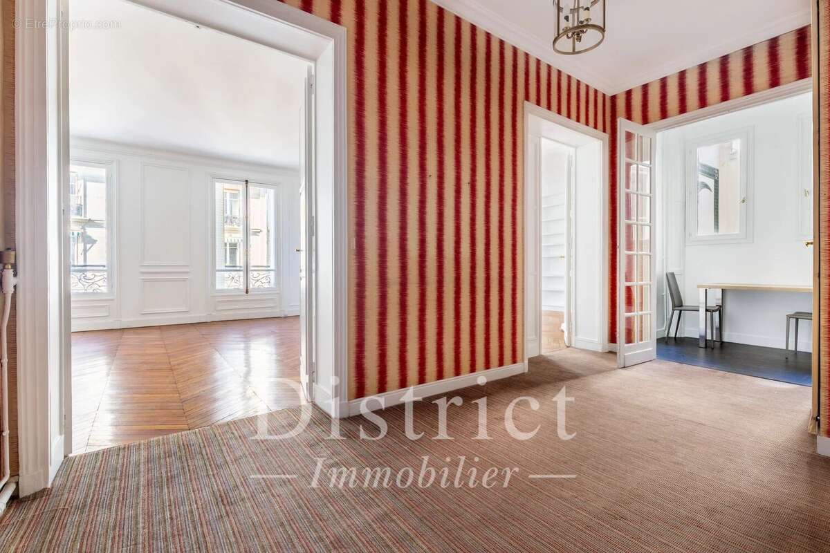 Appartement à PARIS-7E