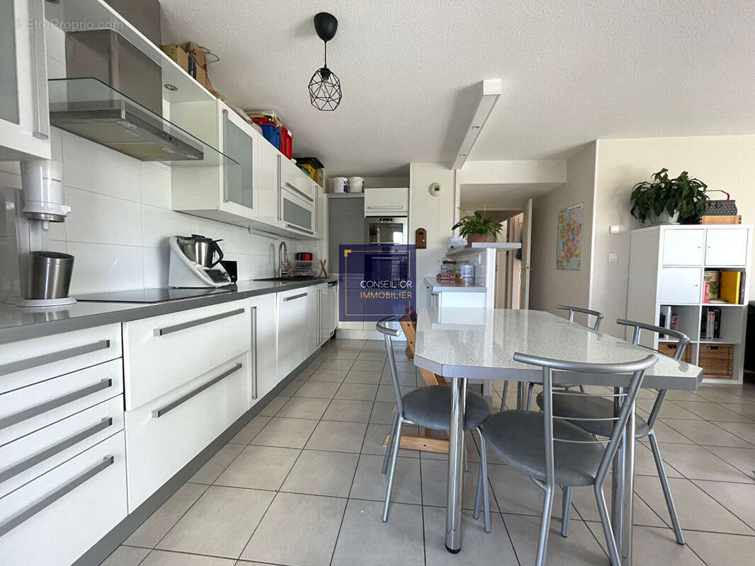 Appartement à SAINT-GENIS-LAVAL