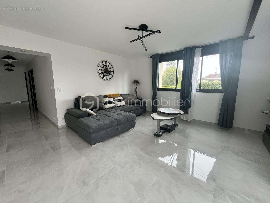 Maison à LA BOISSIERE-DU-DORE