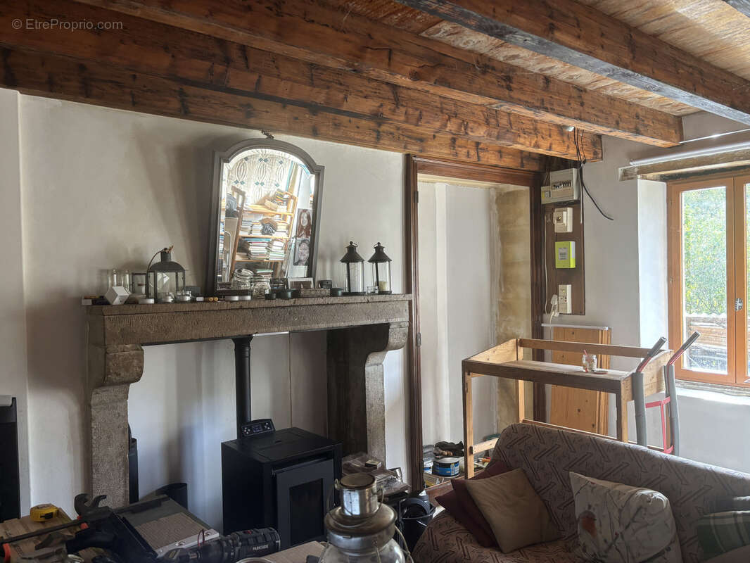 Maison à BELLENAVES