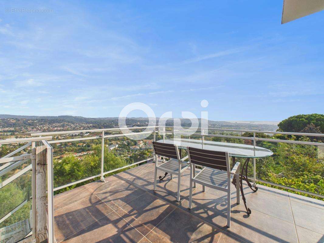 Maison à MANDELIEU-LA-NAPOULE