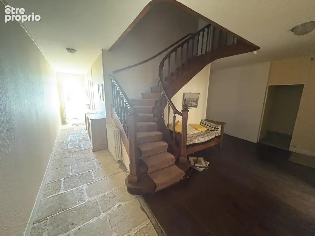 Maison 7 pièces 365 m² à vendre à Saint-Maixent-L'ecole (79400) - photo 4