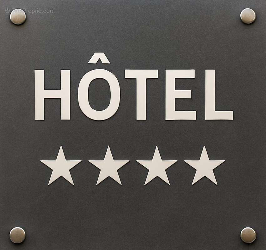 Hôtel Signature - Commerce à POISSY