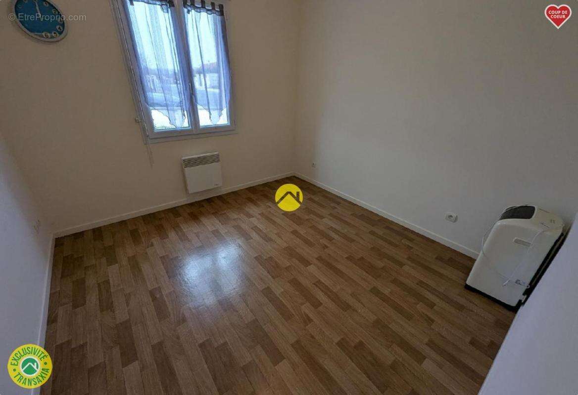 Maison à MOULINS-SUR-YEVRE