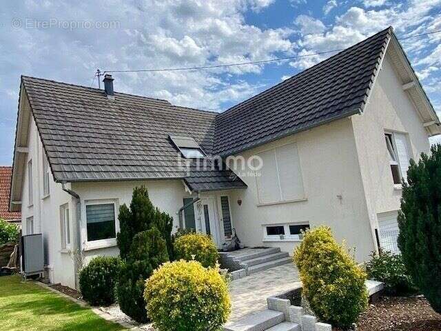 Maison 7 pièces de 167m² - photo 2