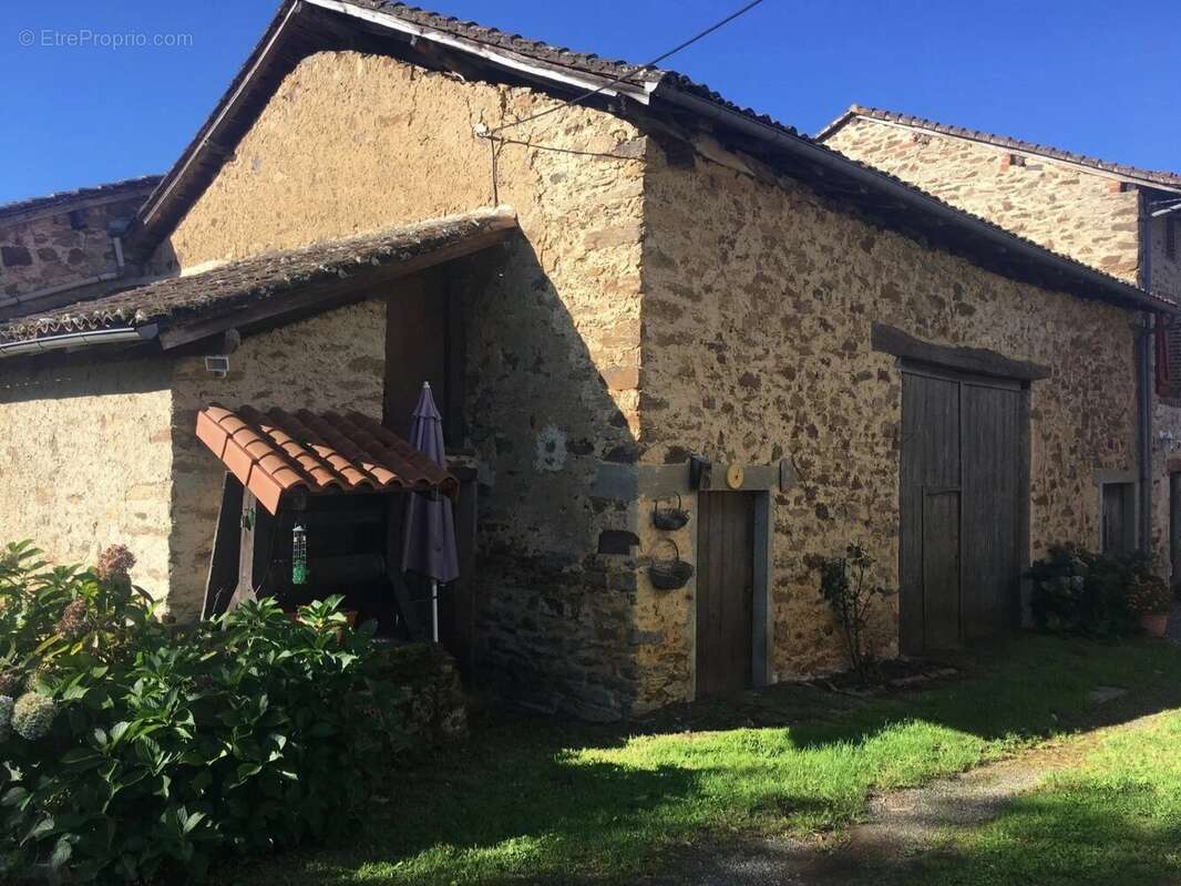 Maison à ORADOUR-SUR-VAYRES