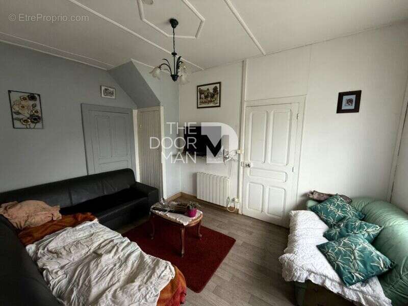 Maison à IS-EN-BASSIGNY