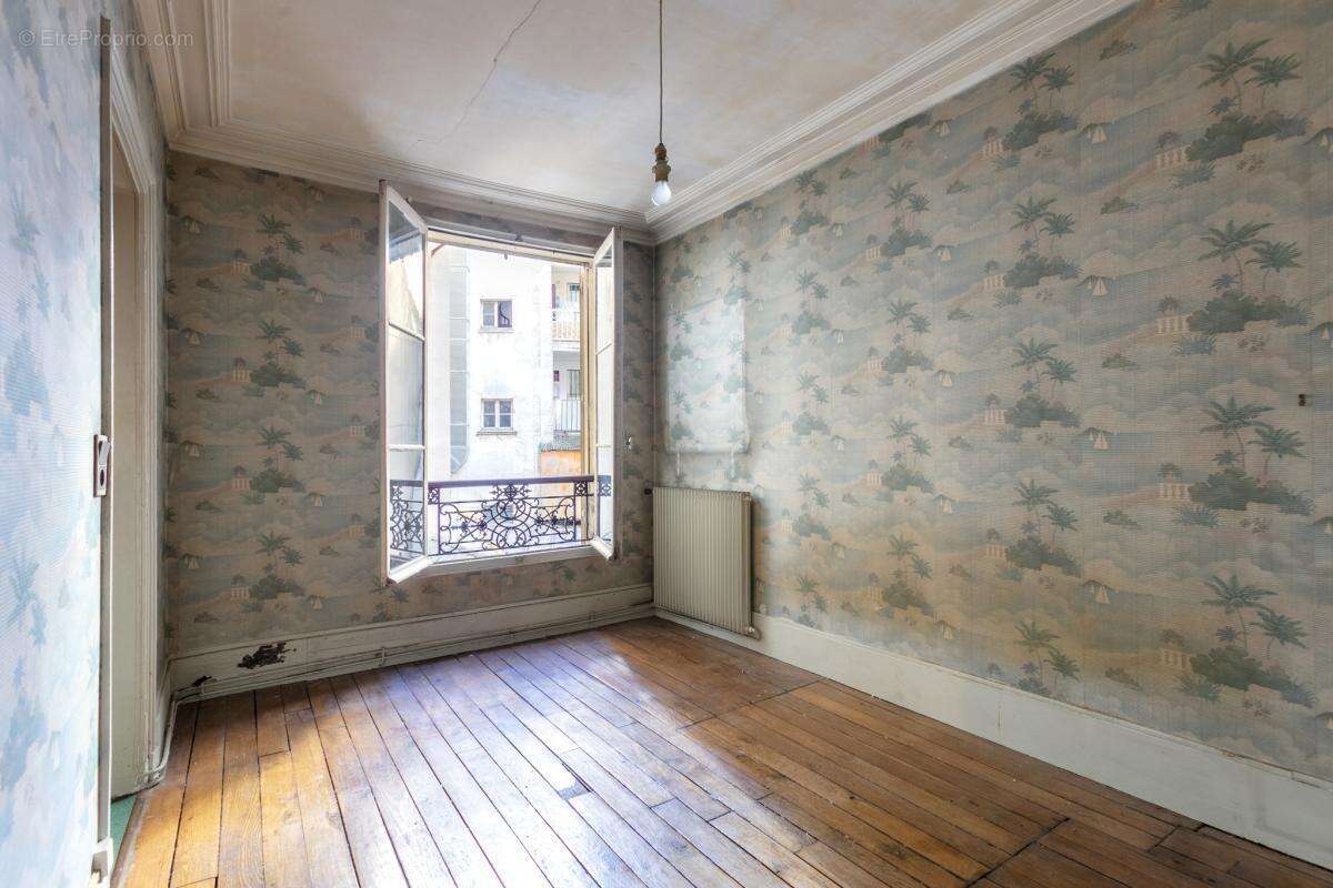 Paris 18e   Petite Carrière  Duplex à créer  6 pièces 4 ch - photo 7
