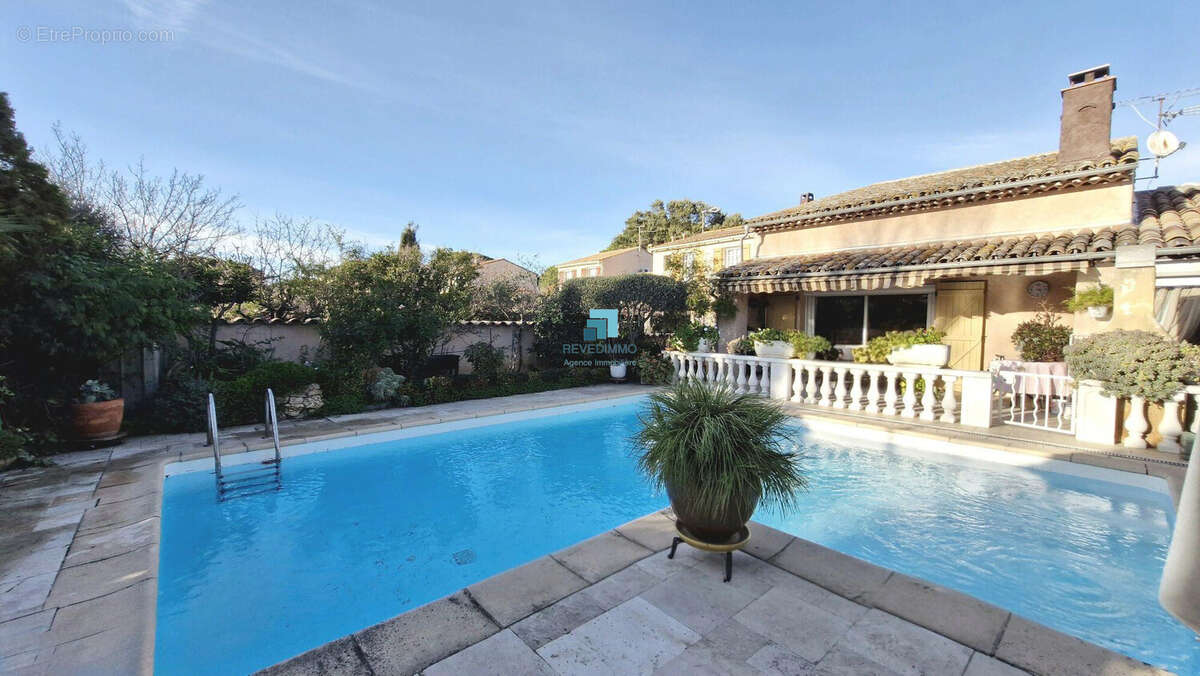 Maison à PUGET-SUR-ARGENS